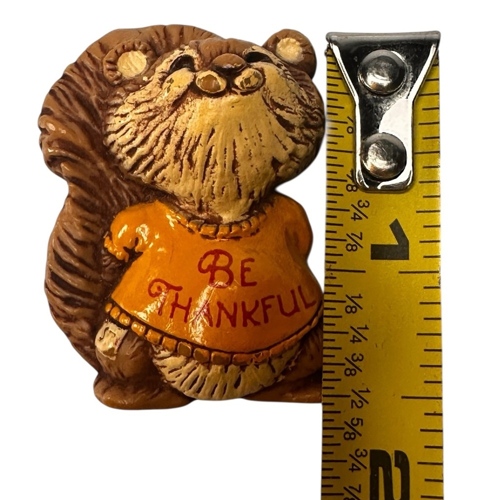 Hallmark Vintage 1987 Holiday Pin CHIPMUNK "Be thankful" Message THANKSGIVING - Picture 5 of 5